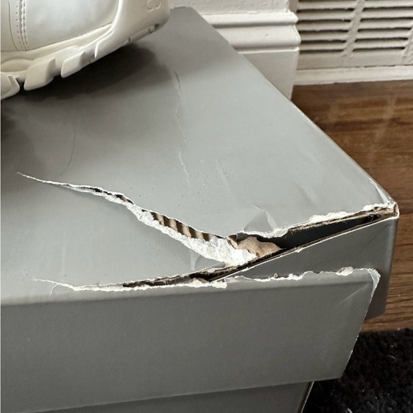 Track high top sneakers - Picture 8 of 9